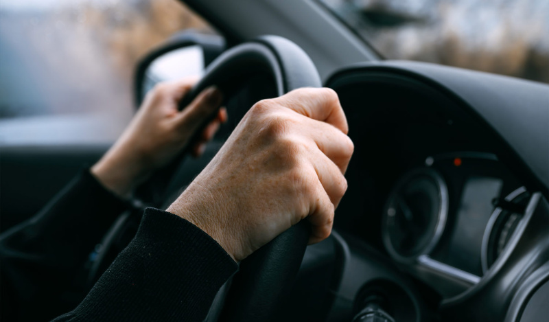 Как стиль вождения влияет на состояние автомобиля и его надежность?